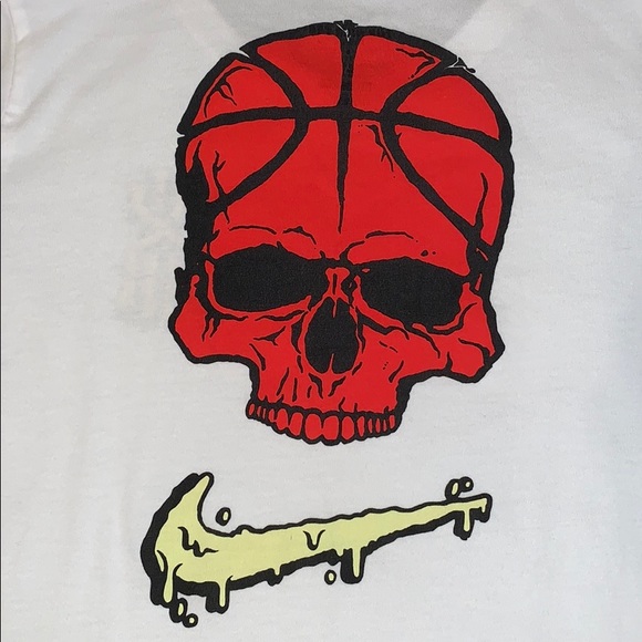 Boys Kyrie T shirt - Picture 3 of 4